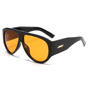 Nuovi <span class=keywords><strong>Occhiali</strong></span> da Sole alla Moda Universali Stile Streetwear Protezione UV Personalità Abbinabili a Tutti gli Abiti per Uomini e Donne - Product Image 1