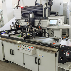 Máquina Automática de Serigrafía con Papel de Transferencia de Calcomanías, Impresora de Etiquetas de Alta Eficiencia con Curado UV - Product Image 2