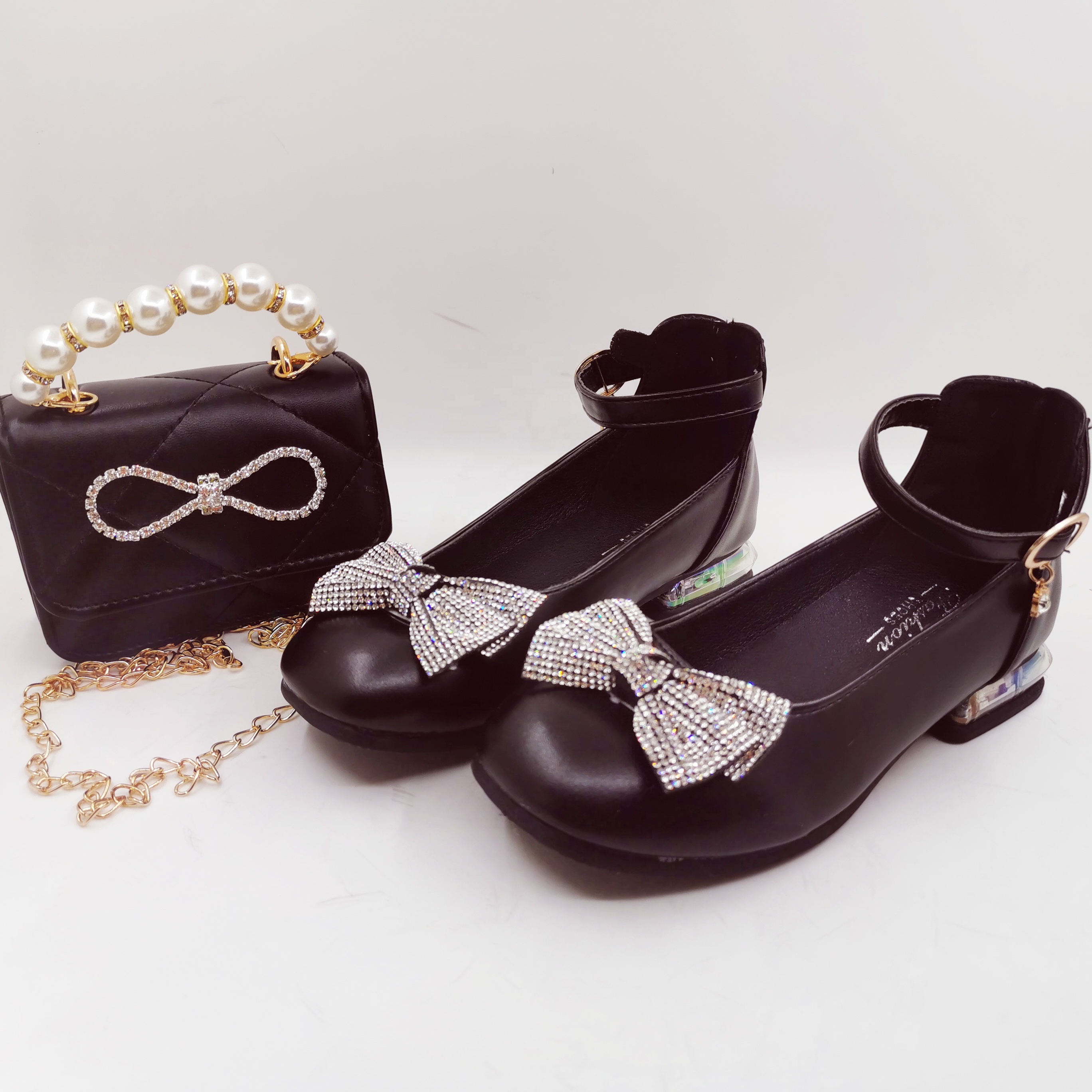 Оптовая продажа, Стильные красивые сандалии принцессы с бантом на мягкой подошве для вечеринки в честь Дня рождения ребенка, обувь для девочек 3 лет