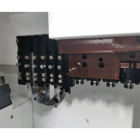 Tour CNC de type suisse à 5 axes de haute précision Ck0625 pour l'industrie aérospatiale, la fabrication de dispositifs médicaux, automatique