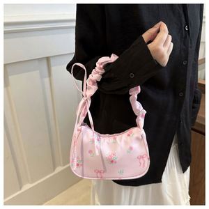 กระเป๋าถือ I-0530 ลายดอกไม้ กระเป๋าสะพายไหล่สำหรับผู้หญิง แฟชั่นน่ารัก กระเป๋าถือจีบแบบมินิ กระเป๋าผู้หญิง - Product Image 4