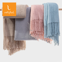 Plaid texturé en tricot warp 100 % acrylique avec longues franges, couleur unie douce, couverture décorative pour canapé et lit