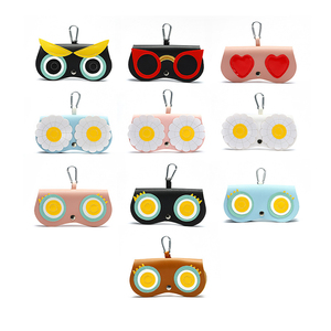 Bán Sỉ Hộp Đựng Kính Dễ Thương Họa Tiết Hoạt Hình Cho Trẻ Em Và Người Lớn Có Móc Khóa Móc Treo Kính Râm Logo Tùy Chỉnh - Product Image 2