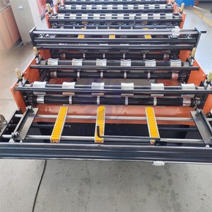 Machine de formage automatique de tôles de <span class=keywords><strong>toiture</strong></span> métalliques à double couche, <span class=keywords><strong>pour</strong></span> panneaux de <span class=keywords><strong>toiture</strong></span> trapézoïdaux et en <span class=keywords><strong>tuiles</strong></span> vernissées - Product Image 4