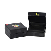 Boîtes rigides personnalisées en carton noir mat avec lamination mate pour pots en verre carrés de 5 ml, emballage pour crème pour le visage, support en mousse cartonnée