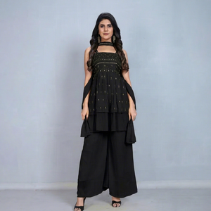 Blusa Étnica Negra con Diseño en Capas y Adornos, para Mujer, Ideal para Fiestas, de Algodón y Rayón, Corte Regular, Largo Regular, India, Pakistán - Product Image 1