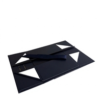 Boîte pliante magnétique noire mate imperméable de luxe avec doublure en éponge et ruban pour l'emballage de vêtements textiles, logo personnalisé en relief