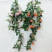 Guirlande de fleurs artificielles en plastique, feuilles de printemps, roses, lierre, plante suspendue au mur pour la décoration de Noël à la maison