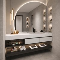 Meuble-lavabo flottant de luxe moderne avec vasque, miroir LED et étagère ouverte, idéal pour projets hôteliers sur mesure