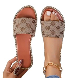 <span class=keywords><strong>Sandali</strong></span> Estivi 2026 da <span class=keywords><strong>Donna</strong></span> Europei e Americani, Nuova Tendenza Moda Transfrontaliera, Ciabatte da Spiaggia Piatte <span class=keywords><strong>Taglie</strong></span> <span class=keywords><strong>Grandi</strong></span> - Product Image 5