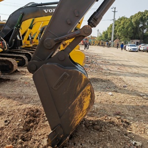 รถขุดตีนตะขาบ Volvo EC240 มือสอง ประสิทธิภาพสูง ขนาด 24 ตัน รุ่น Volvo EC240BLC ระบบไฮดรอลิก สำหรับงานหนัก - Product Image 3