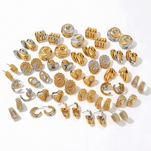 Pendientes de moda yunnique de acero inoxidable chapados en oro de 18 quilates con diseño geométrico de corazón, joyería para mujer - Product Image 5