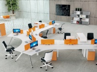 Poste de travail modulaire ergonomique en mélamine stratifiée MDF pour 3 personnes, en forme de V, avec structure métallique, design moderne
