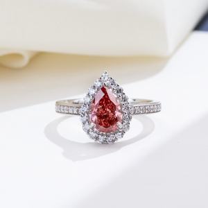 Anillo de Compromiso de Lujo de Oro de 18k MSR-1932 con Diamante de Laboratorio Rosa en Forma de Pera de 1.16CT VVS2 - Product Image 1