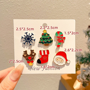 Badge découpé en métal argenté de Noël avec motif de sapin de Noël, bonhomme de neige, cloches, rennes et cannes en sucre - Épingle souvenir - Product Image 2