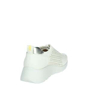 Amarpies Donna Sneakers AMD26321 Bianco Chaussures de sport en cuir perforé blanc pour femmes, mode décontractée - Product Image 3