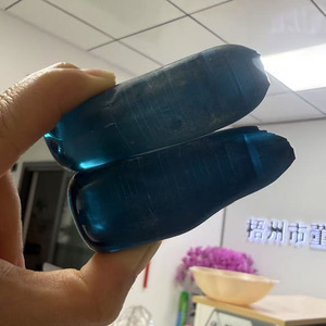 Piedra Preciosa Sintética sin Cortar 120 #   Espinela azul en bruto para la fabricación de piedras preciosas sueltas - Product Image 2