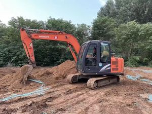 Excavatrice Hitachi ZX60 de 6 tonnes importée du Japon | Pelleteuse hydraulique sur chenilles d'occasion vente en gros - Product Image 3