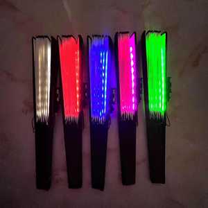 Ventilador de Mano Plegable Luminoso LED al por Mayor para Discotecas, Bares, Bailes y Fiestas Rave - Product Image 2