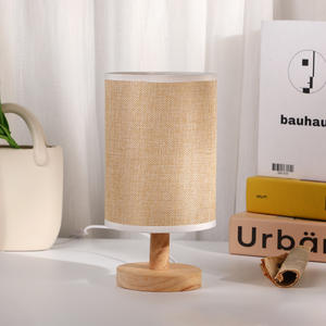 Lampe décorative moderne et simple en bois massif avec LED, idéale pour table de chevet, bureau ou étude, lumière douce et économe en énergie, à personnaliser. - Product Image 2