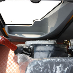 9 Ton Afvallader Gebruikt Bij Afvalverwerking Met Kantelemmer - Product Image 3