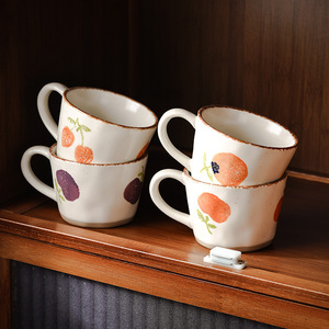 Mug en céramique nordique minimaliste, peint à la main avec un motif floral, tasse individuelle pour café ou eau, usage domestique - Product Image 4