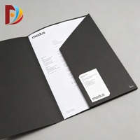 Carpeta de Presentación Personalizada A4 con 2 Bolsillos, Acabado Mate, para la Escuela, Negocios o Organización de Documentos
