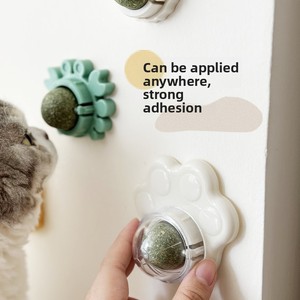 Juguete Interactivo <span class=keywords><strong>de</strong></span> Pared con Bola <span class=keywords><strong>de</strong></span> Hierba Gatera - Dispensador Giratorio <span class=keywords><strong>de</strong></span> Golosinas con Cubierta Antipolvo - Cuidado Dental y Alivio <span class=keywords><strong>de</strong></span> <span class=keywords><strong>Bolas</strong></span> <span class=keywords><strong>de</strong></span> <span class=keywords><strong>Pelo</strong></span> para Gatos - Product Image 1