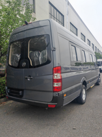 Disposition des portes à ouverture extérieure sur 20 places pour autobus urbains destinés aux opérateurs de transport en commun et aux administrations municipales.