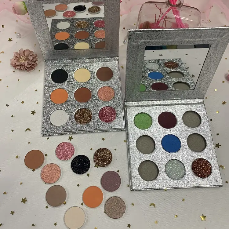 Tavolozza di carta quadrata vuota Cruelty Free Vegan Loose Glitter ombretto pigmentato 9 colori ombretto personalizzato con etichetta privata