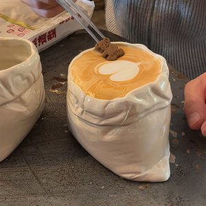 Tazza da Caffè in Ceramica Creativa con Manico in Tessuto, Tazza per Acqua in Ceramica Bianca Pura Semplice per Casa, Ristorante, Hotel - Product Image 1