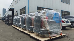Nouveau <span class=keywords><strong>prix</strong></span> usine Nettoyeur de sol électrique automatique autoporté, réservoirs haute capacité, portée 3300m²/h, équipement de nettoyage à batterie - Product Image 3