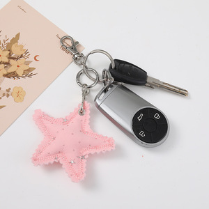 Porte-clés mignon en forme d'étoile, bleu clair, en tissu sergé, 8 cm, léger, avec breloque gonflée en alliage de zinc - Product Image 4