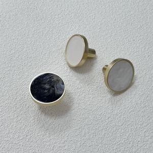 Perillas de Cajón de Aleación de Zinc y Jade de Alta Gama, Acabado Dorado Exquisito, Diseño Moderno, Duraderas, para Cómodas, Armarios y Vinotecas - Product Image 2