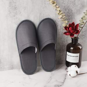 Vente en gros personnalisé sur mesure <span class=keywords><strong>pas</strong></span> <span class=keywords><strong>cher</strong></span> pour fête de mariage Spa demoiselle d'honneur mariée pantoufles d'hôtel jetables - Product Image 4