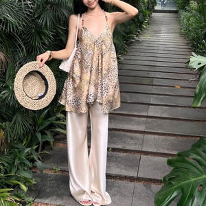 Conjunto de Dos Piezas Estilo Coreano Vintage con Estampado de Leopardo, Camisola Halter y Pantalones Rectos Color Champán, para Mujer, Verano, Casual, Nailon/Algodón - Product Image 5