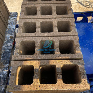 เครื่องทำบล็อกคอนกรีตแบบกึ่งอัตโนมัติ QT4-24 เครื่องทำบล็อกปูพื้น ราคาถูกจากจีนสำหรับแอฟริกา - Product Image 5