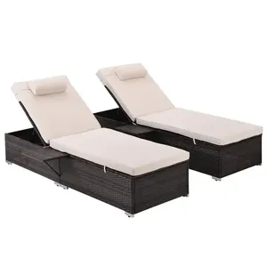 Grosir anyaman PE outdoor chaise lounge sunbed pantai dengan bantal nyaman