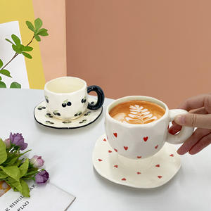 Ensemble tasse et soucoupe en céramique moulées à la main INS, best-seller, tasse à eau au design élégant, tasse à thé de l'après-midi - Product Image 3