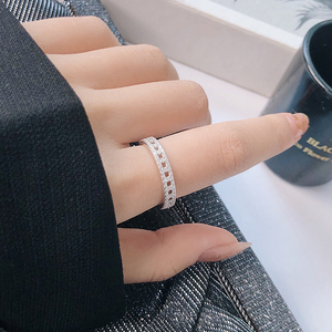 Anillo de Latón Chapado en Platino al por Mayor con Circonita AAA, Triple Hilera Pavé, Diseño Cuadrado, Precio de Fábrica, Bajo MOQ - Product Image 2