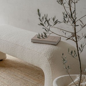 ม้านั่งยาวสไตล์มินิมอลสีขาวหุ้มเบาะ สำหรับทางเข้าบ้าน ห้องนั่งเล่น หรือห้องนอน ดีไซน์ทันสมัย - Product Image 4