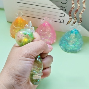 Mini Arbre de Noël Squishy, Jouet Sensoriel Kawaii Anti-Stress, Cadeau de Noël pour Enfants, Faveur de Fête, TPR+Malt - Product Image 3