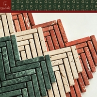 Mosaïque de carrelage en marbre beige, vert et rouge GOLDKING, motif chevrons, montée sur treillis, directement de l'usine, pour grands projets