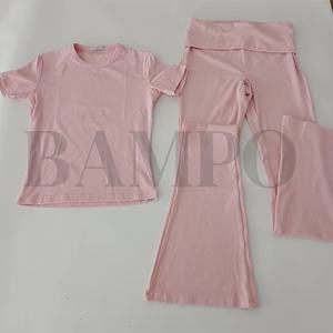 ชุดเซ็ตผู้หญิงคอลเลคชั่นฤดูใบไม้ร่วงปี 2026 เสื้อคอเหลี่ยมแขนยาว กางเกงขาบาน ชุดลำลอง ชุดเซ็ต 2 ชิ้น - Product Image 3