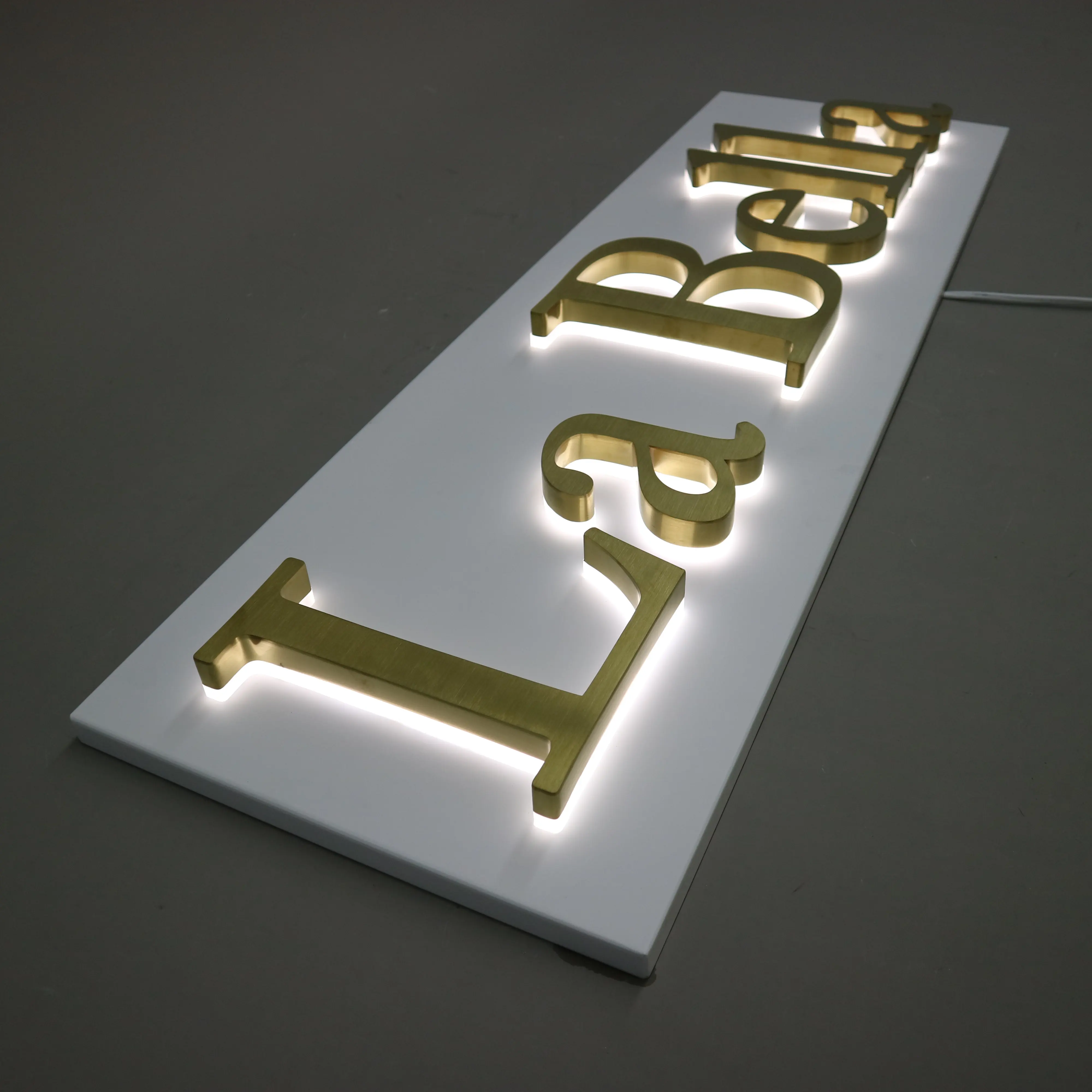 ธุรกิจป้ายโลโก้สำนักงานในร่มกลางแจ้ง Backlit Illuminated บริษัทธุรกิจป้ายโลโก้ติดผนัง Led 3d Letter Custom ป้าย