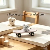Jouet de skateboard en silicone personnalisé pour enfants, mini figurine de skateboard, jouet en silicone OEM pour enfants avec moule CNC interne