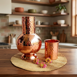 Bouteille d'eau artisanale en cuivre pur avec verre intégré en forme de Surahi, récipient à boisson traditionnel en métal, élégant et réutilisable - Product Image 5