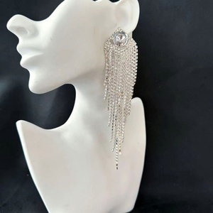 Boucles d'oreilles longues en cristal à pampilles super brillantes, géométriques, plaquées or, pour enfants, élégantes et exagérées, pour la mode - Product Image 6