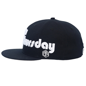 Casquettes ajustées pour hommes TCAP China OEM avec strass et broderie 3D - Product Image 3