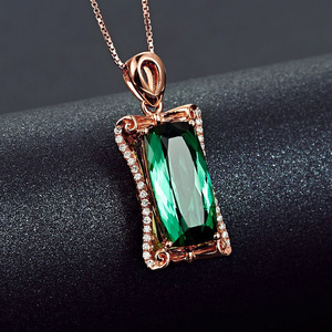 Collana da Donna con Ciondolo Rettangolare in Pietra Verde, Elegante Catena Lunga per Clavicola, Gioielli alla Moda - Product Image 1